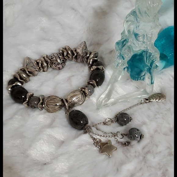 Silvertone Mixed Media Gray beads stones gems findings charms dangles bracelet - Picture 4 of 7